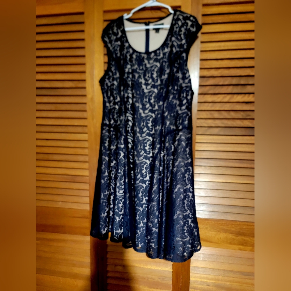Liz Claiborne Blue and Beige Dress